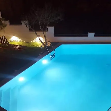 Aliki's Maison By An Infinity Pool Lixúri