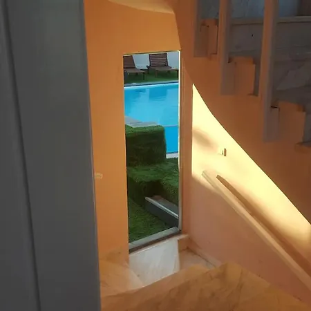 Aliki's Maison By An Infinity Pool Apartment *